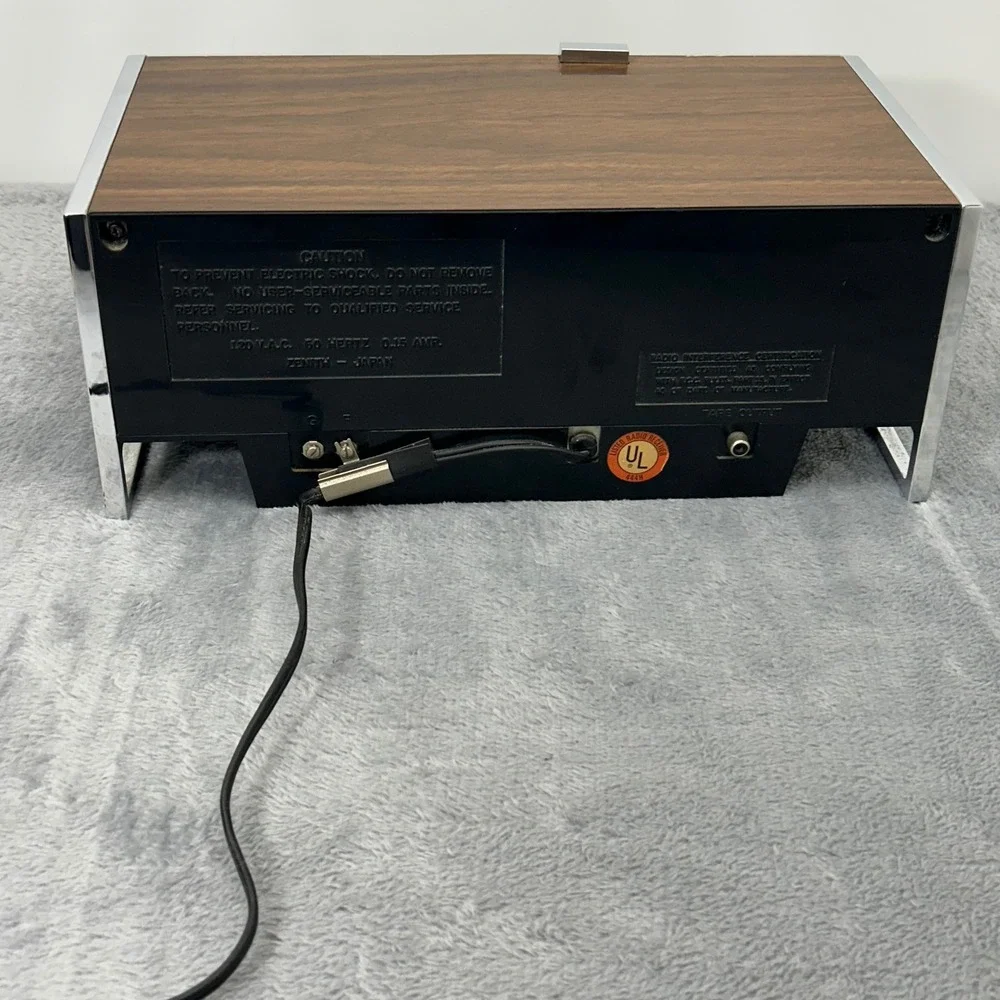 Zenith E475W Vintage Rolling Digit AM/FM Alarm Clock Radio Wood Grain MCM Japan